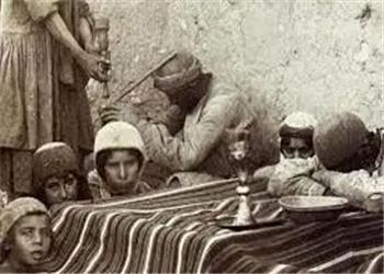 سفر به ایران قدیم؛ تصویری یک خانوادۀ پرجمعیت ایرانی در دوران قاجار در زیر کرسی