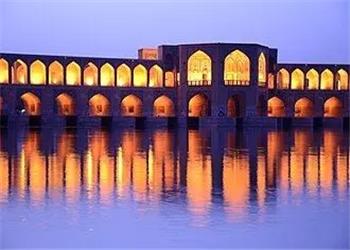 پشت درِ مخفی پل خواجو چه میگذرد؟