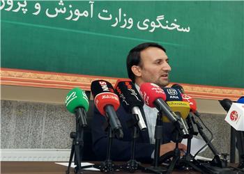 دشمن حمله به میناب را توجیه کرد/ در جنگ مدارس خالی را بمباران می کردند