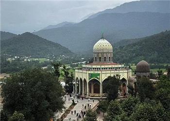 سفر در زمان؛ بقعه امامزاده هاشم و یک کاروانسرا در کنار آن در جاده هراز
